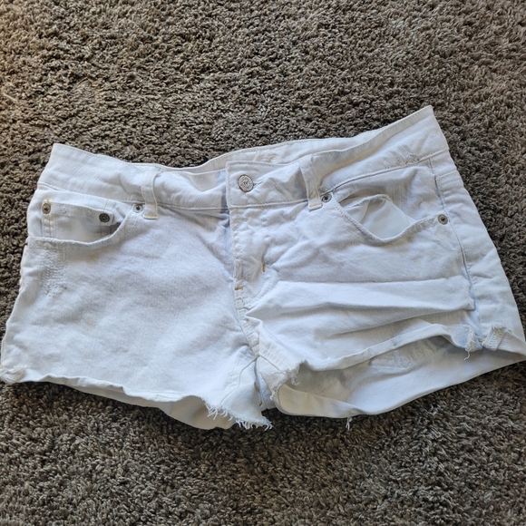 American Eagle White Distressed Short Shorts Size 6 Womans - Picture 5 of 12